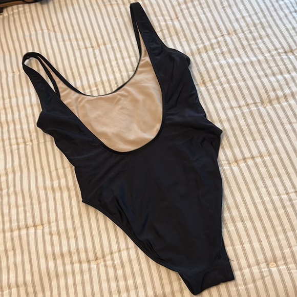 Private Party IDFWU swimsuit NWOT - Picture 7 of 9